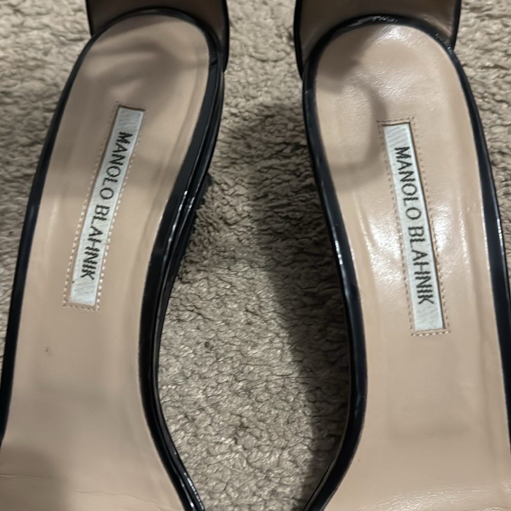 Pre-loved Manolo Blahnik Black Patent Leather Wedge 40 - Picture 2 of 4